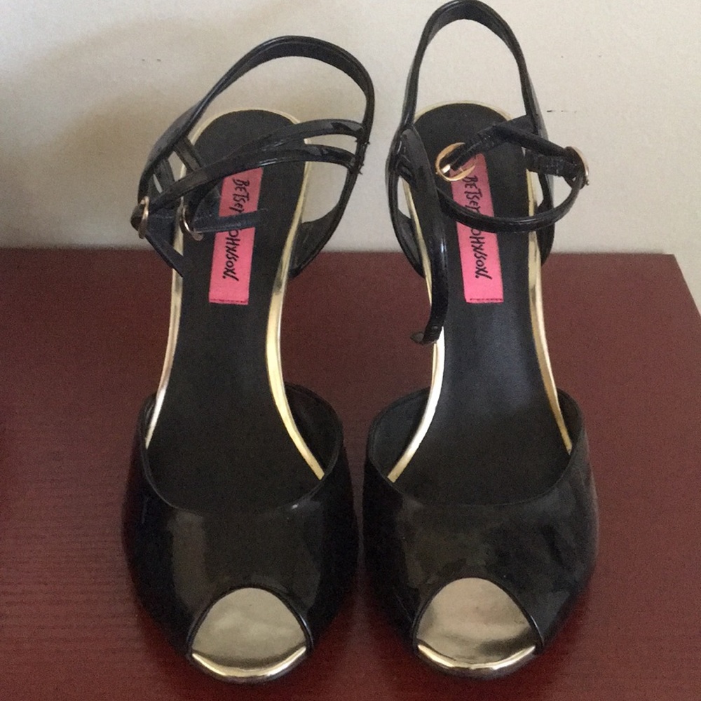 Patent leather studded heel Betsey Johnson pumps